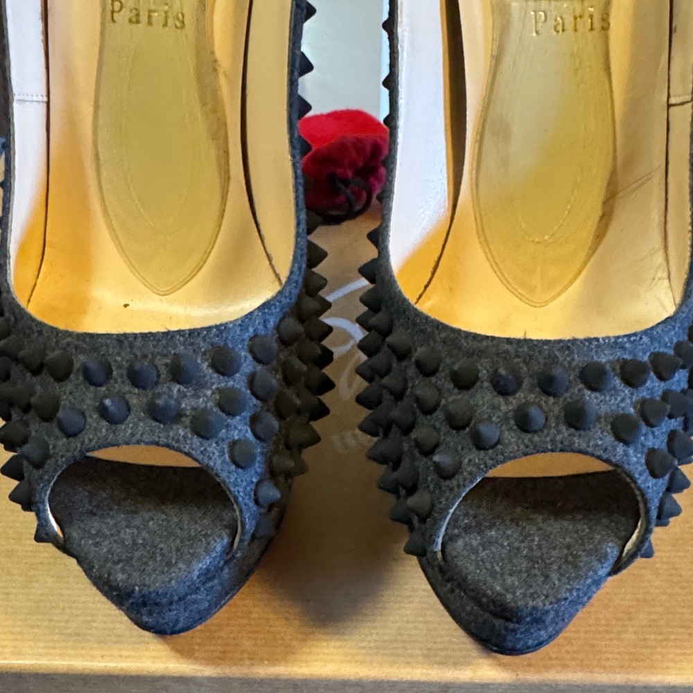 Christian Louboutin Lady Peep Spikes 150 Grey/Black Floque Peep Toe Heels - Picture 5 of 7